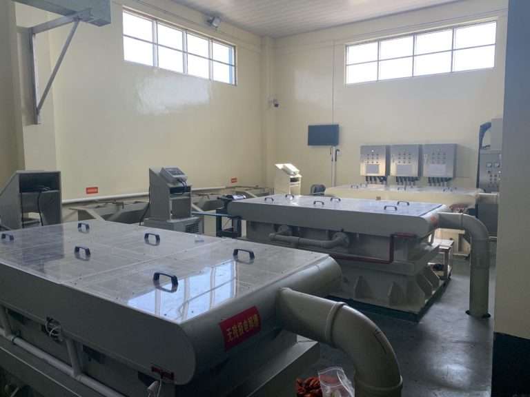 High-performance independent tank silver refining electrolytic tank