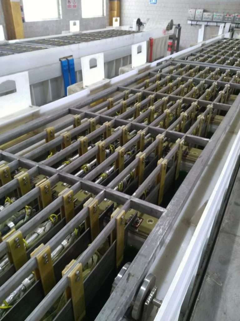 Horizontal silver electrolyzer